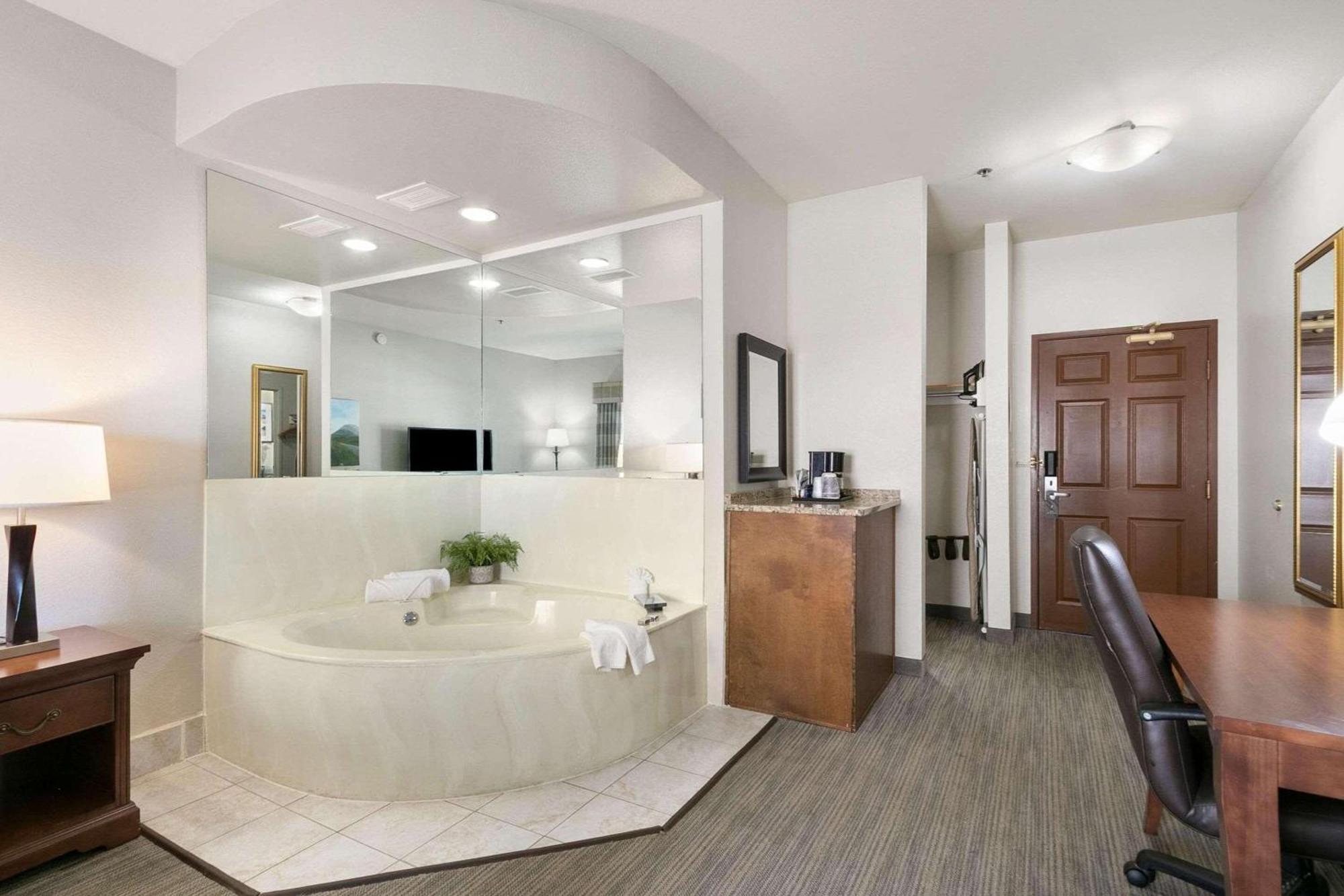 Country Inn & Suites By Radisson, Greeley, Co Dış mekan fotoğraf